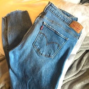 Levi’s 711 skinny jeans